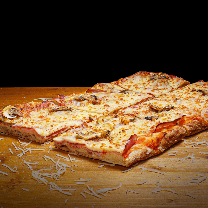 Pizza cu șuncă și ciuperci - Felie 